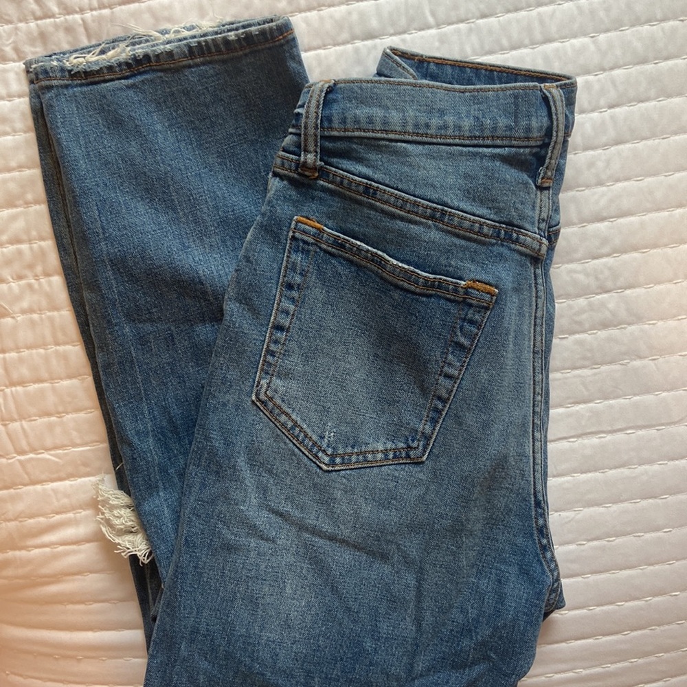 Abercrombie and Fitch Curve Love Ultra High Rise Ankle Straight Jeans - Picture 2 of 3